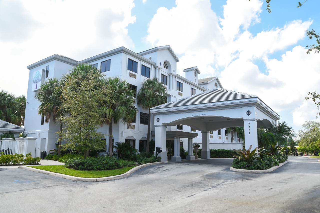 7051 Seacrest Boulevard - Photo 1