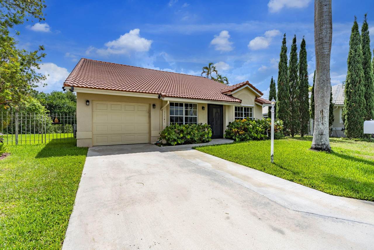 11140 Lakeaire Circle - Photo 1