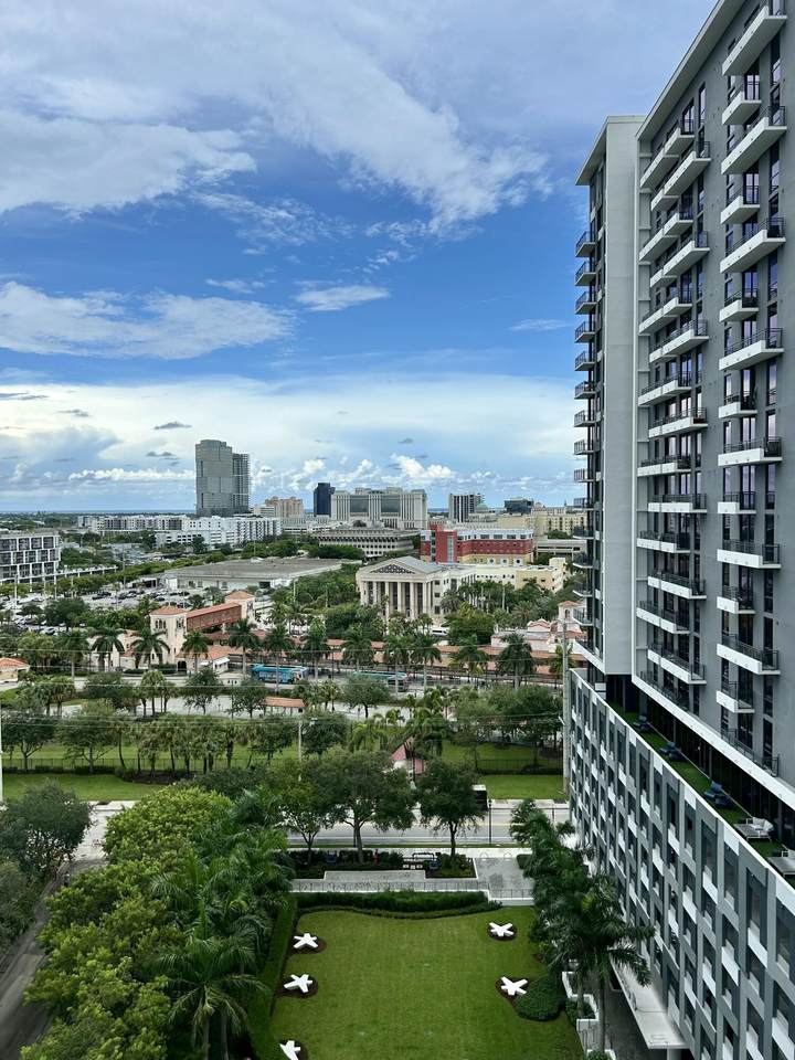 300 Australian Avenue - Photo 1