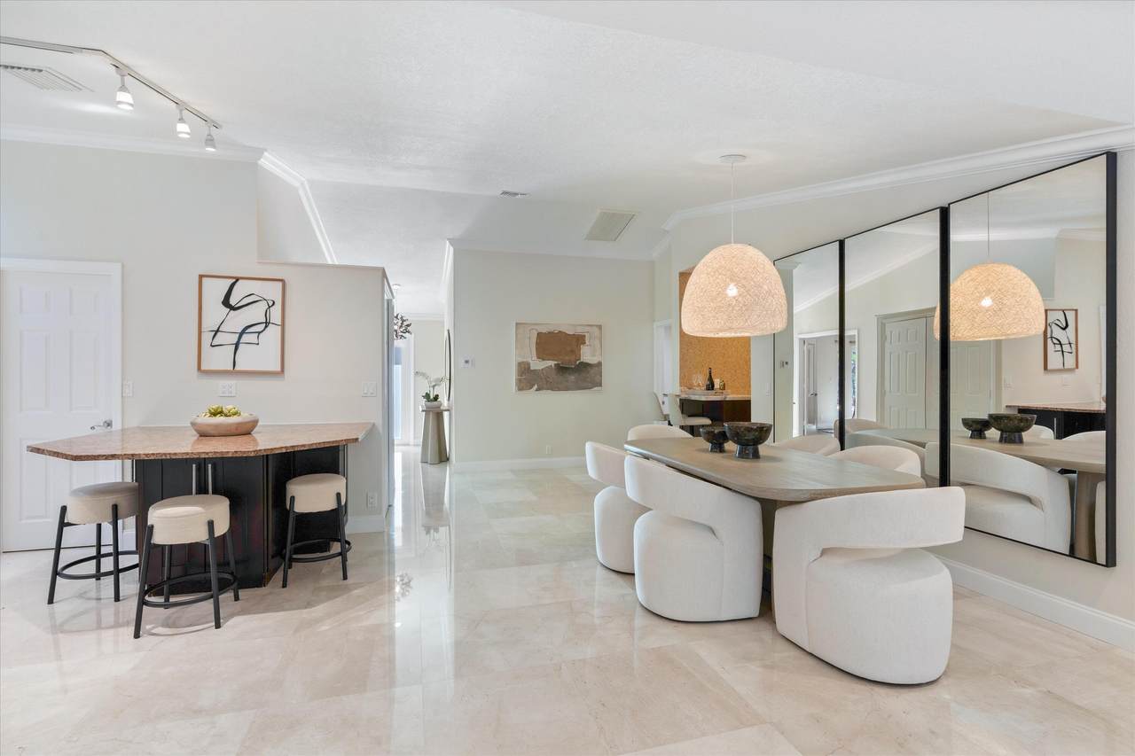 https://bt-photos.global.ssl.fastly.net/beaches/1280_boomver_1_B26073944-3.jpg