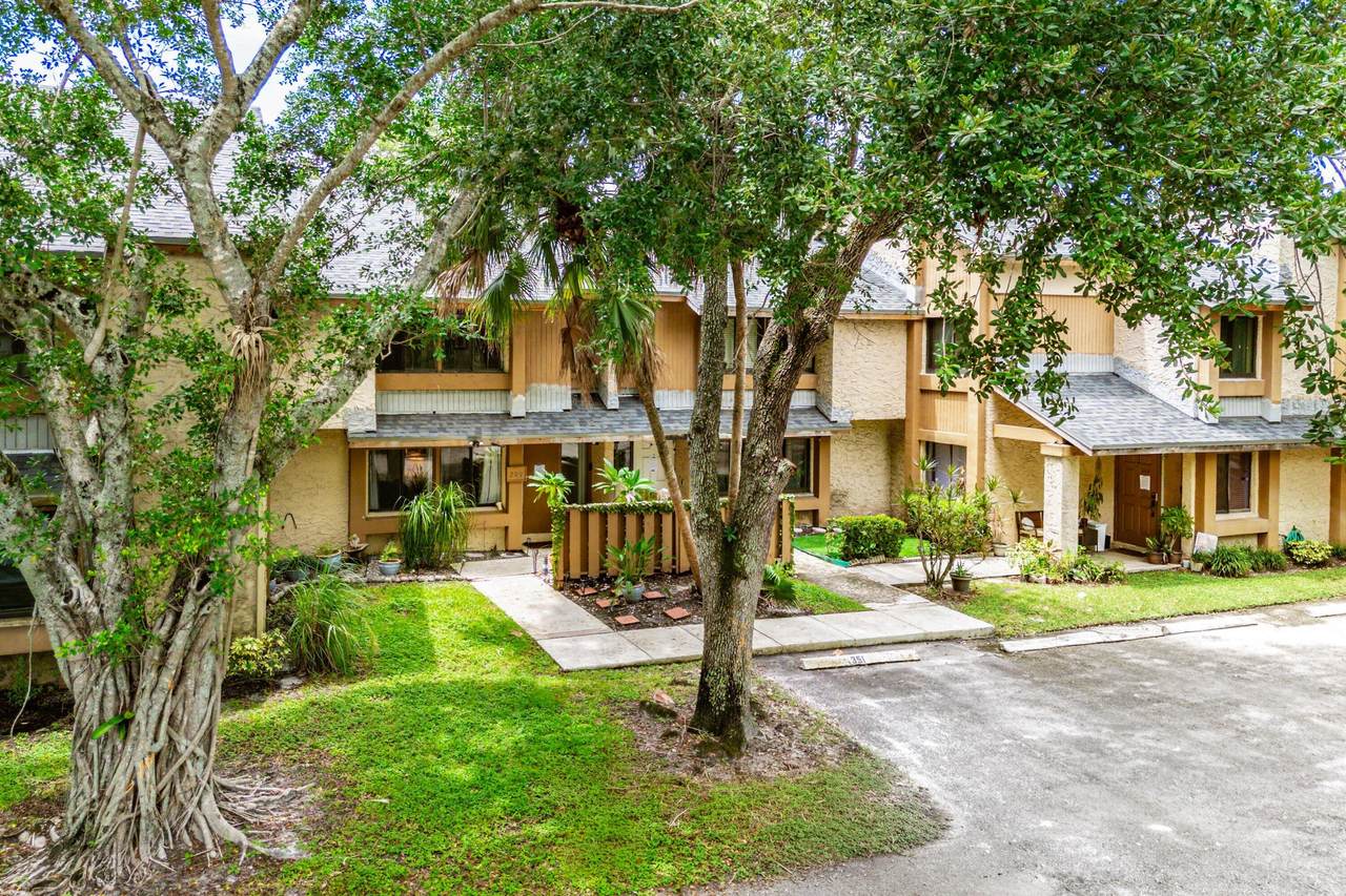 209 Wimbledon Lakes Drive - Photo 1