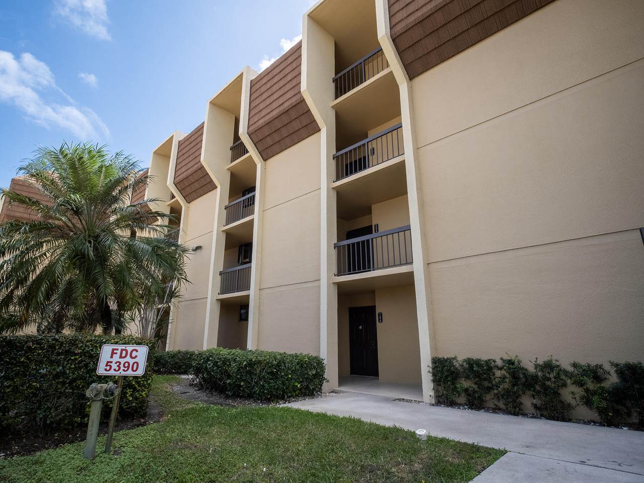5390 Woodland Lakes Drive - Photo 1