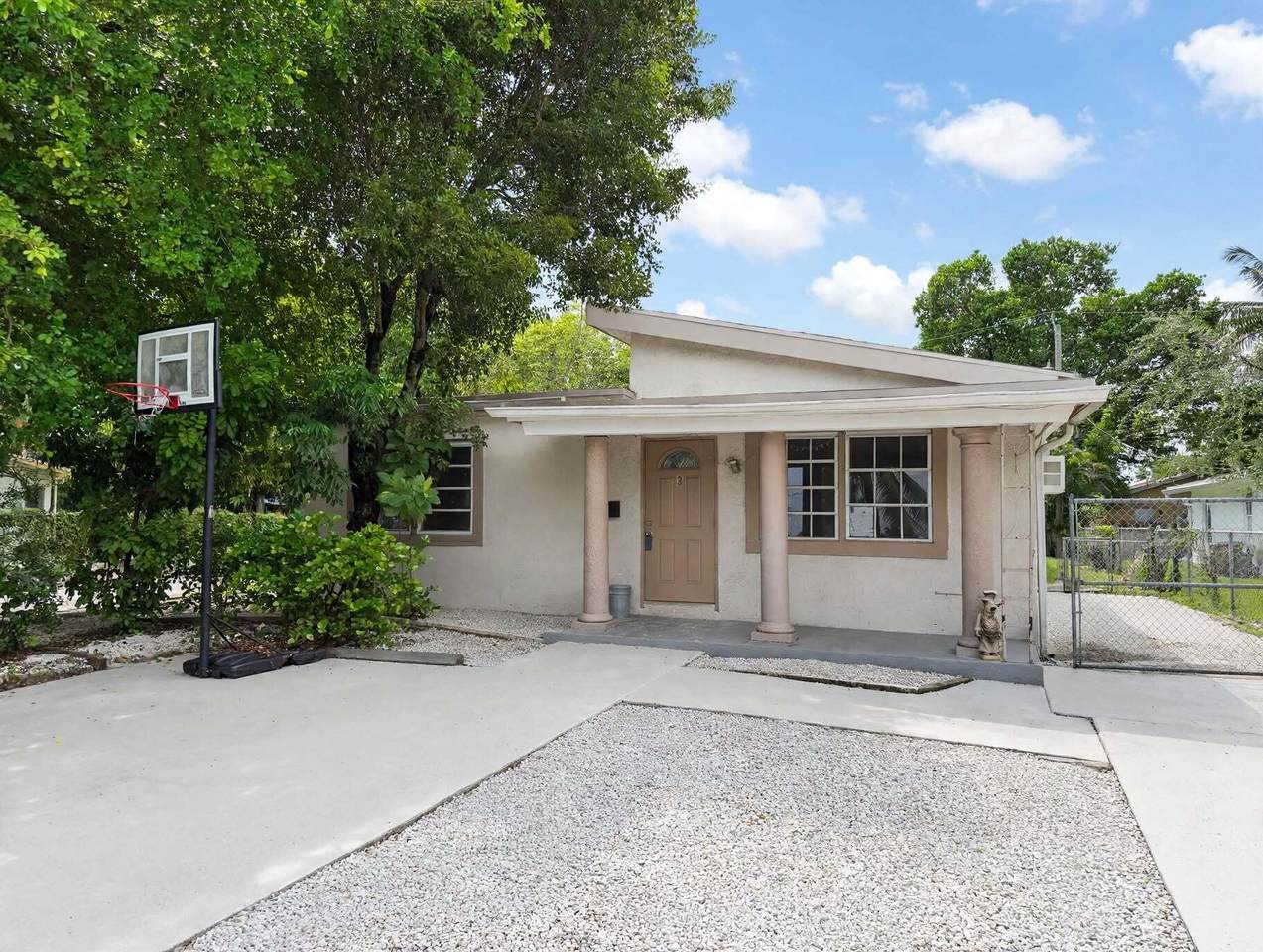 216 12TH Court - Photo 1