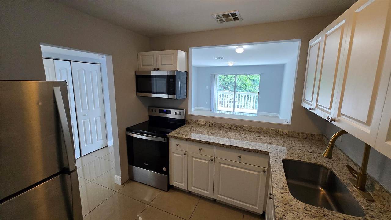 15201 6TH Avenue - Photo 1