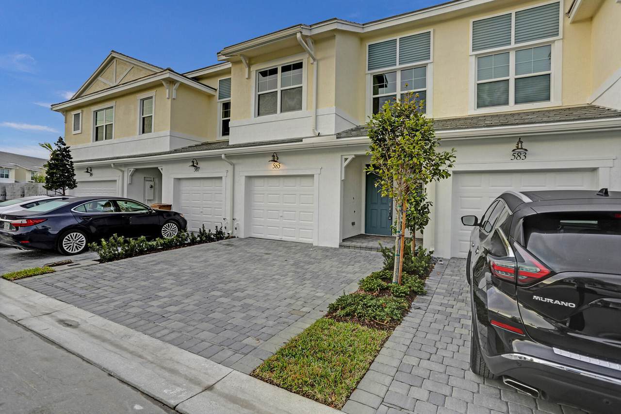 585 Sanderling Circle - Photo 1