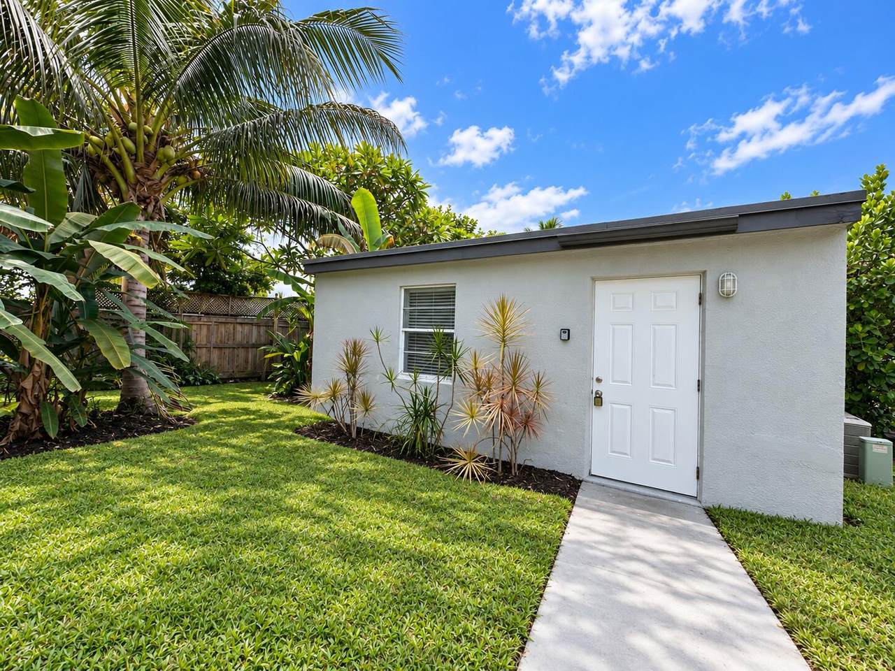 32 Lake Osborne Drive - Photo 1