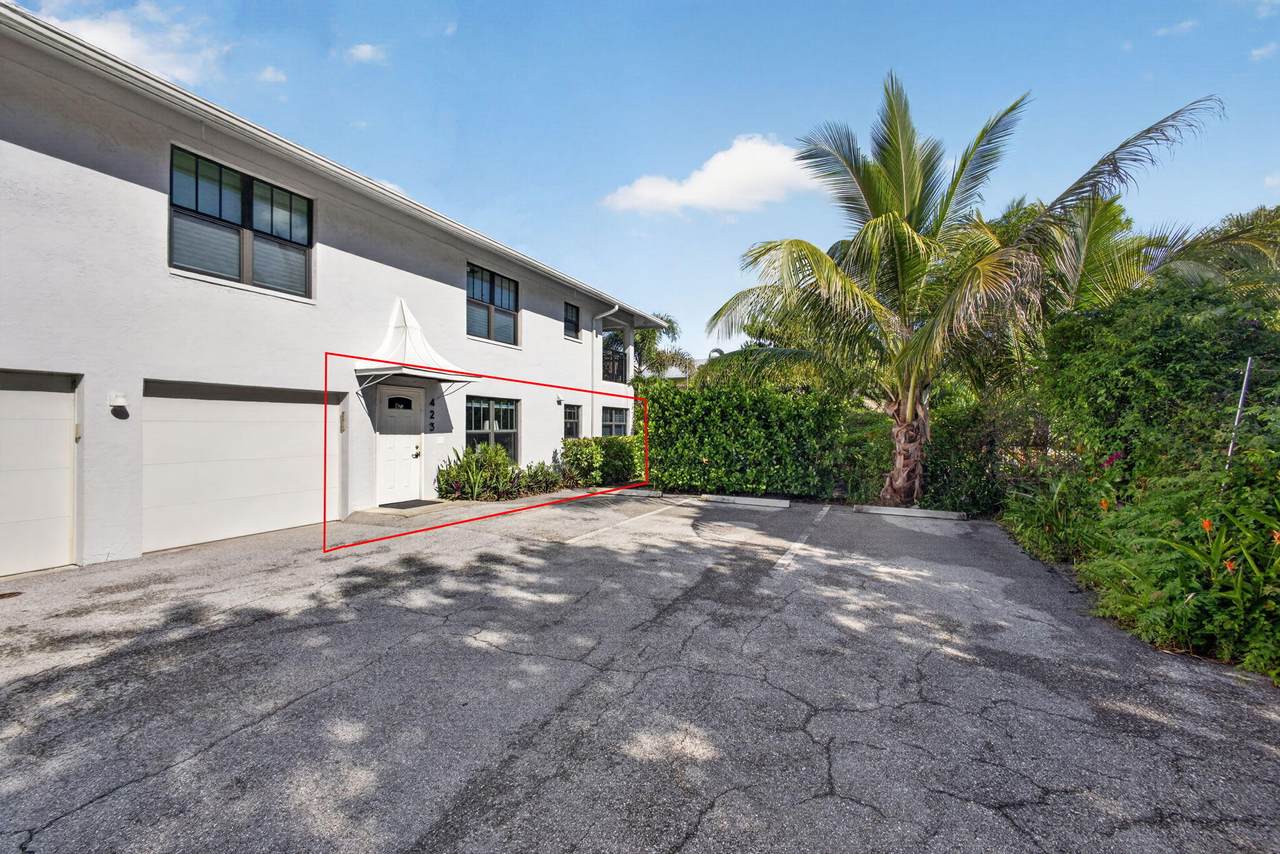 423 49TH Street - Photo 1