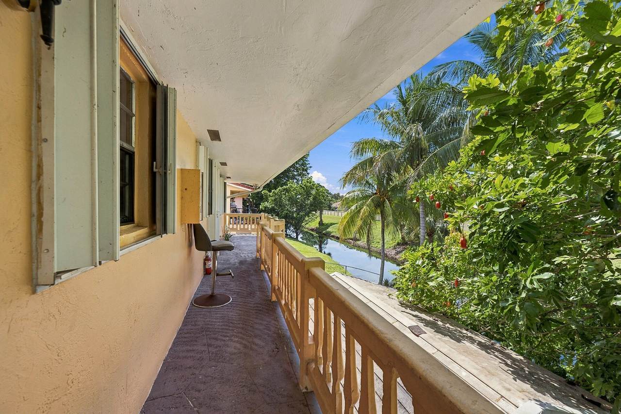 https://bt-photos.global.ssl.fastly.net/beaches/1280_boomver_1_B26079364-2.jpg