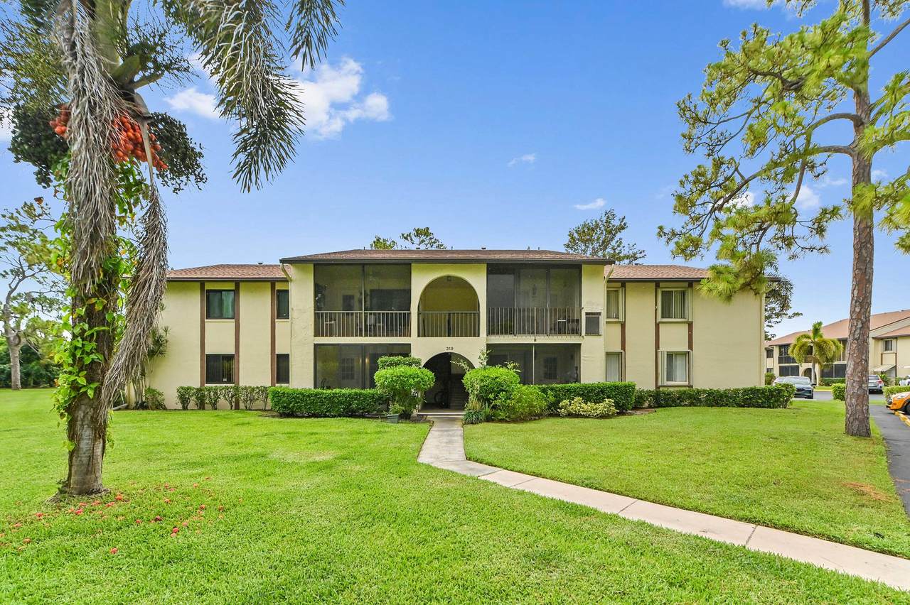 319 Knotty Pine Circle - Photo 1