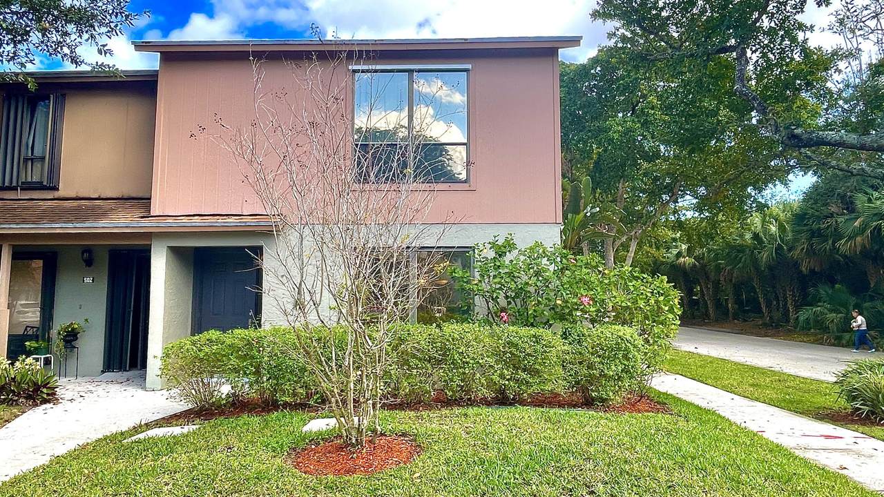 501 Sandtree Drive - Photo 1