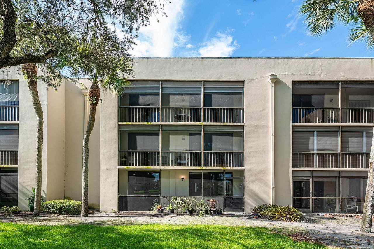 5190 Las Verdes Circle - Photo 1