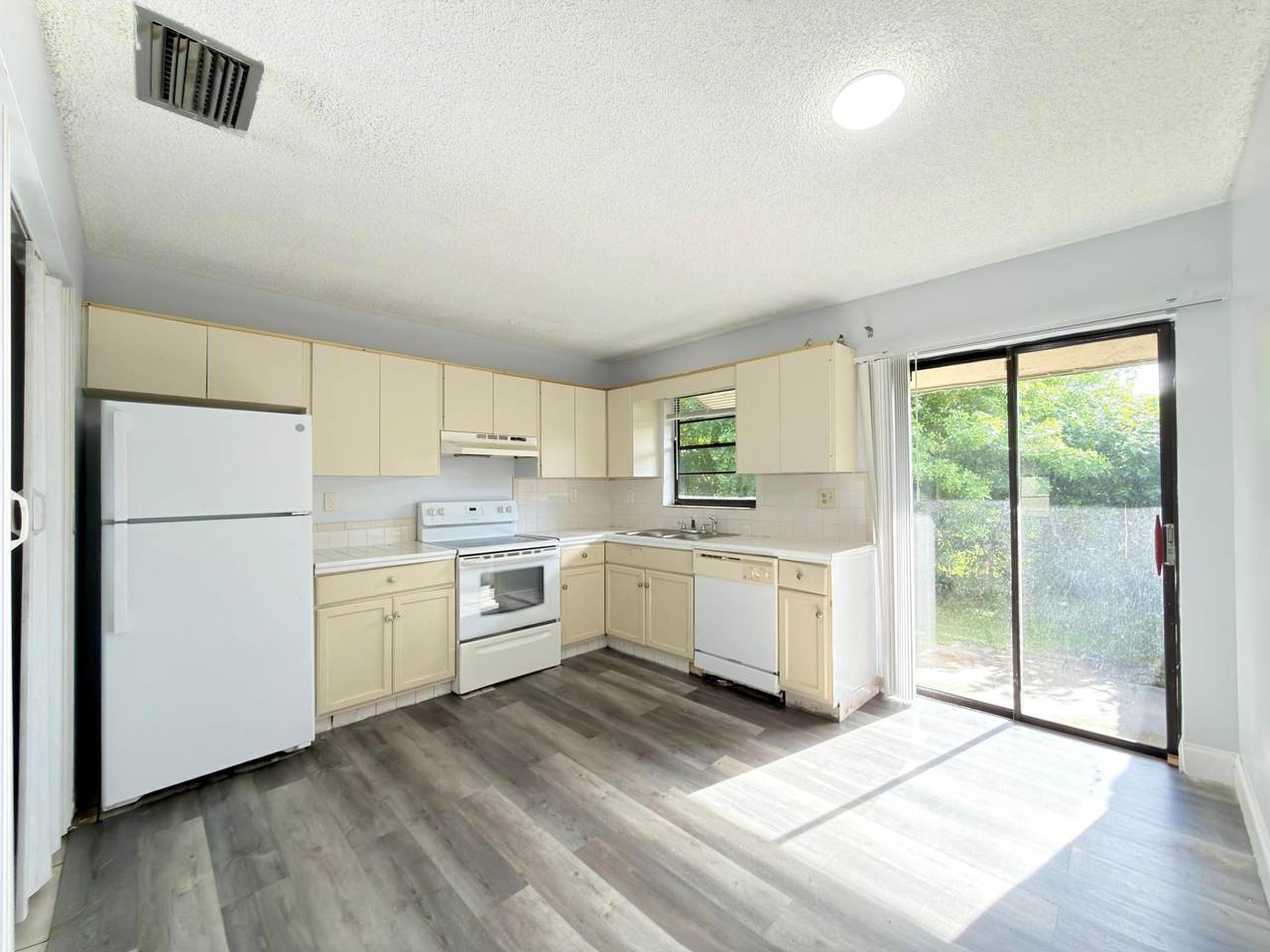 4885 Badger Road - Photo 1