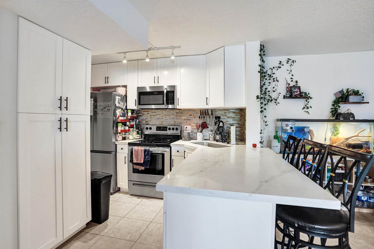 629 Sea Pine Way - Photo 1