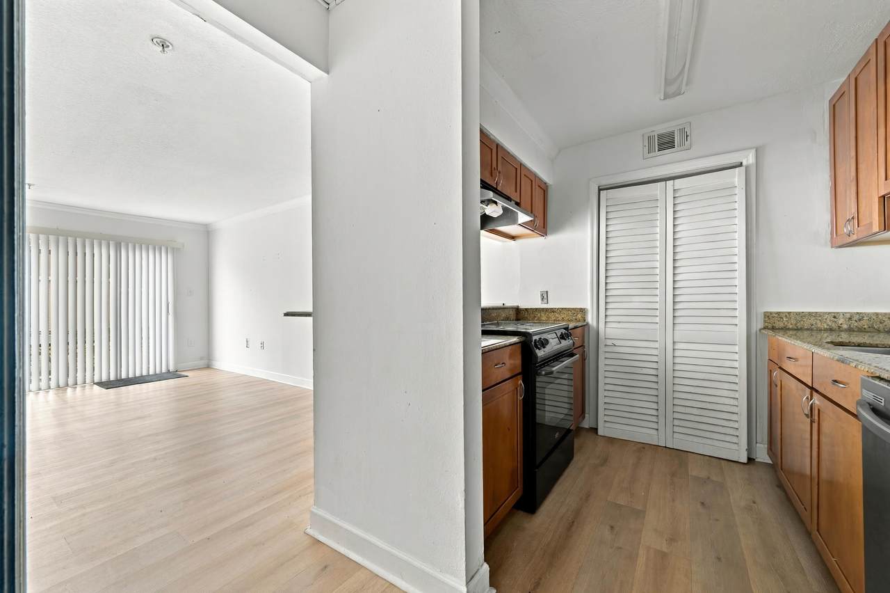 2303 Congress Avenue - Photo 1
