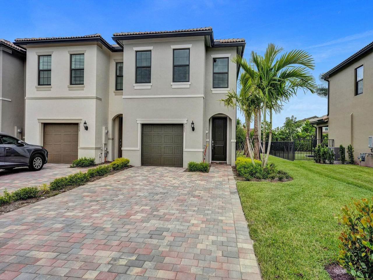 4825 Chantilly Road - Photo 1