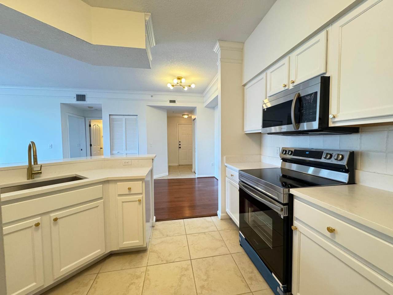 5306 Myrtlewood Circle - Photo 1