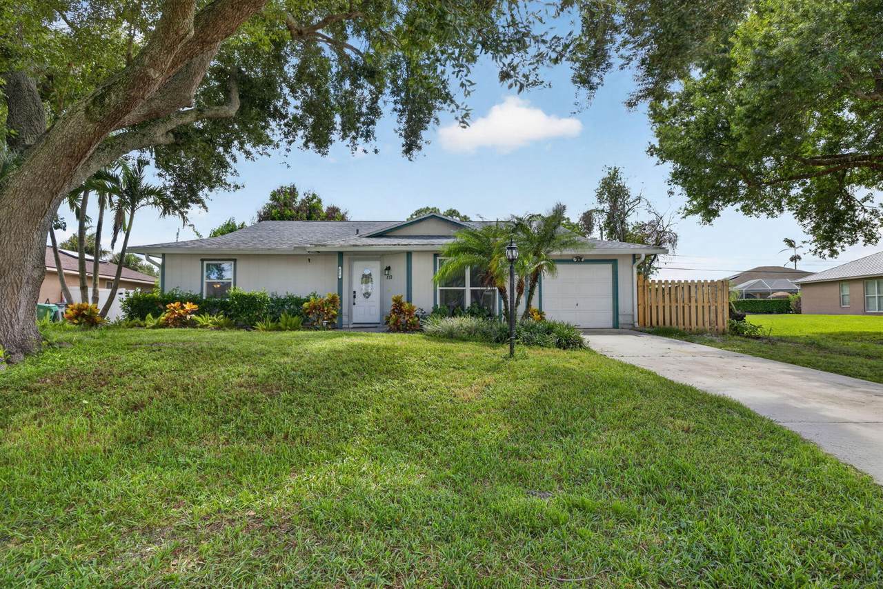872 Nichols Terrace - Photo 1