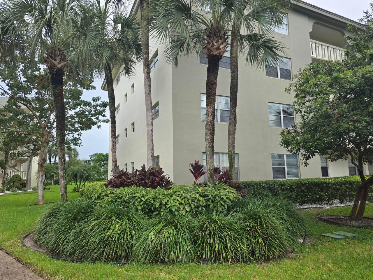 https://bt-photos.global.ssl.fastly.net/beaches/1280_boomver_1_B26080728-2.jpg