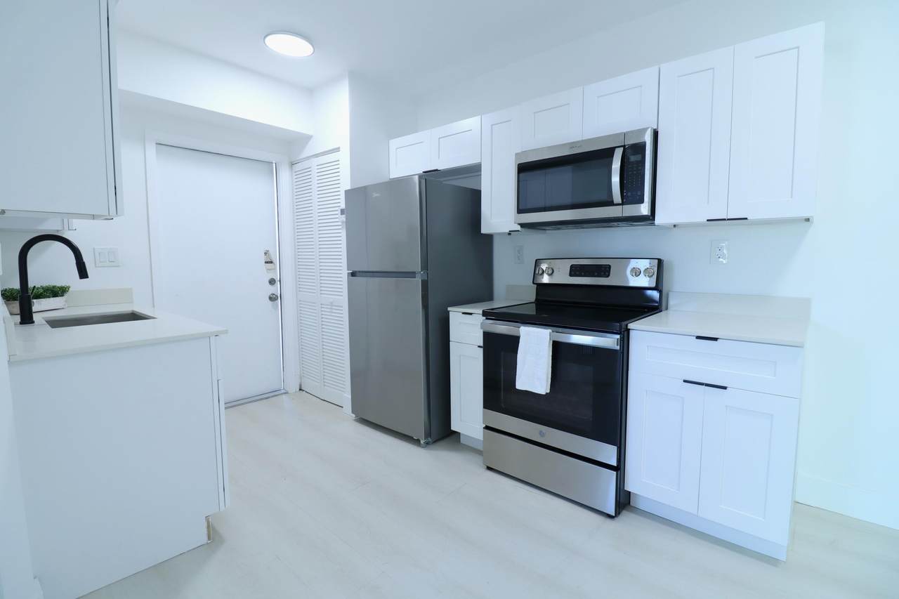 1814 2nd Court - Photo 1