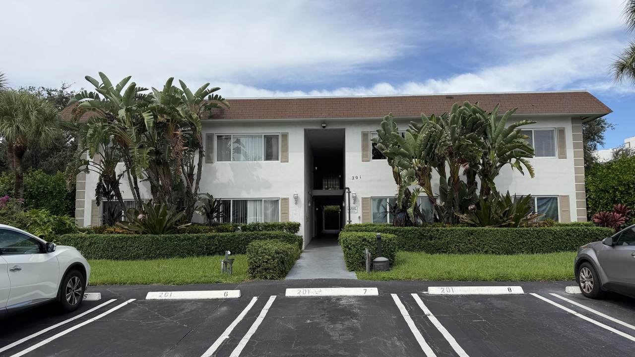 201 6TH Avenue - Photo 1