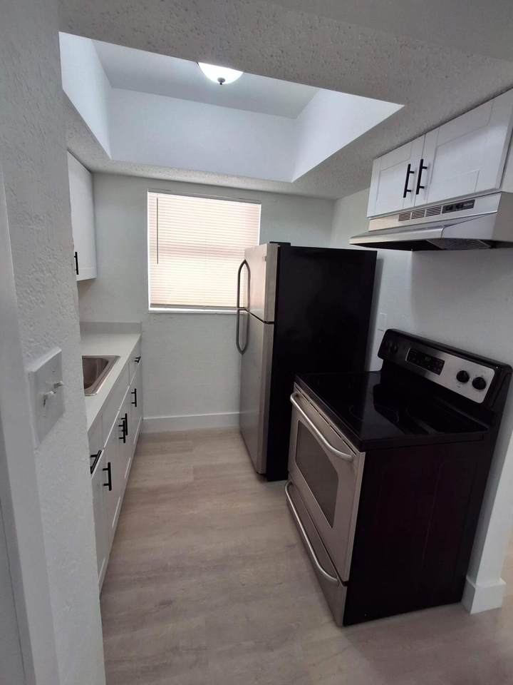 929 3RD Avenue - Photo 1