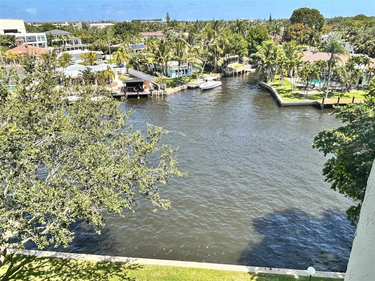 14 Royal Palm Way - Photo 1