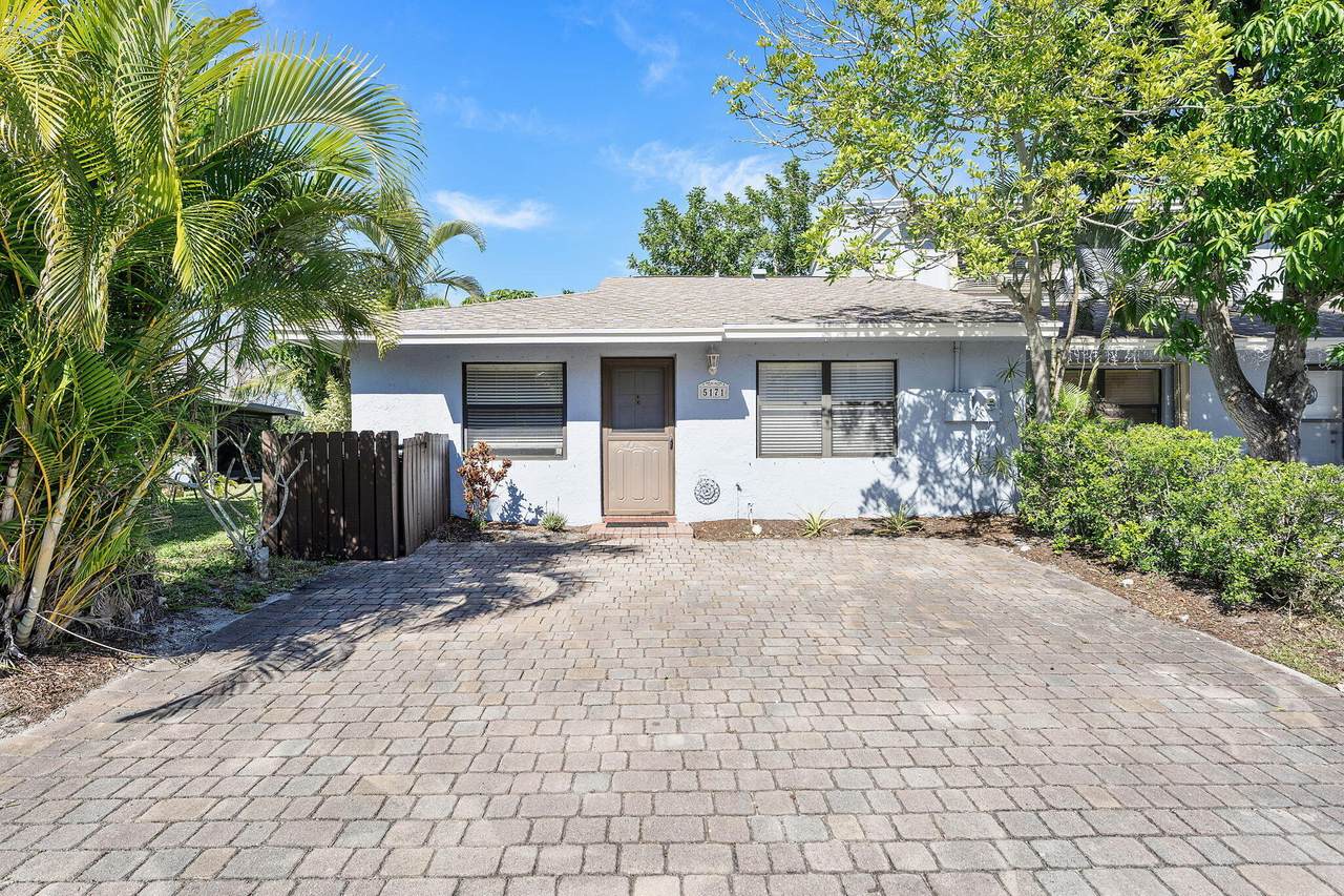 5171 Tennis Lane - Photo 1