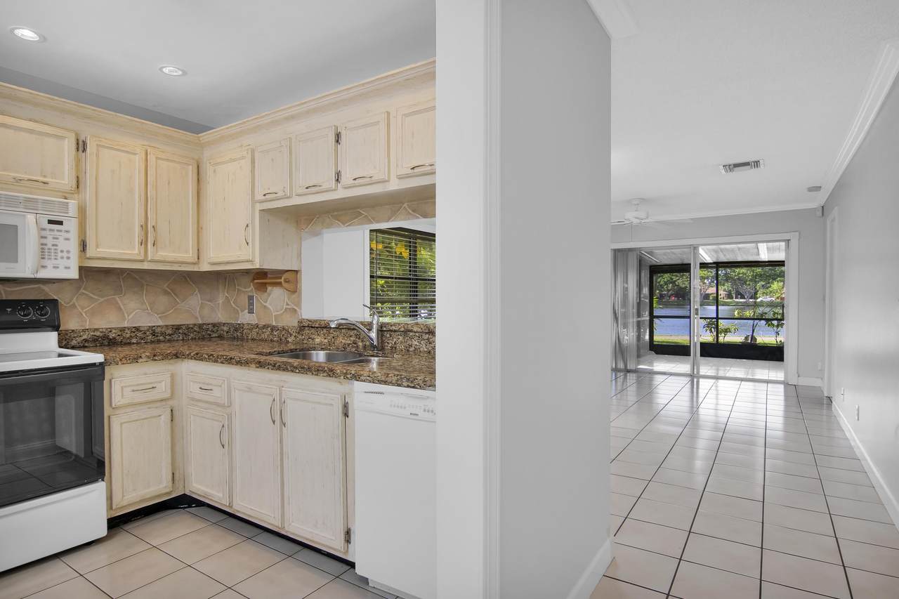 https://bt-photos.global.ssl.fastly.net/beaches/1280_boomver_1_B26081326-2.jpg