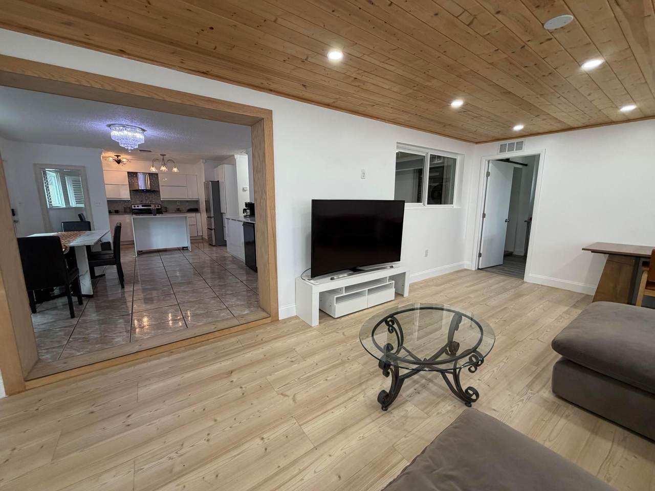 905 15TH Street - Photo 1