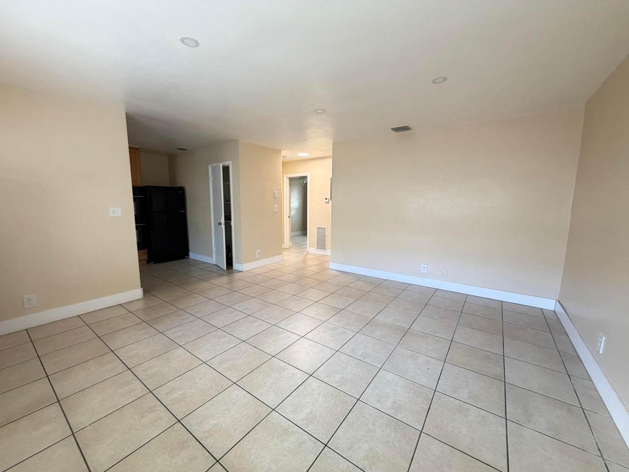 905 15TH Street - Photo 1