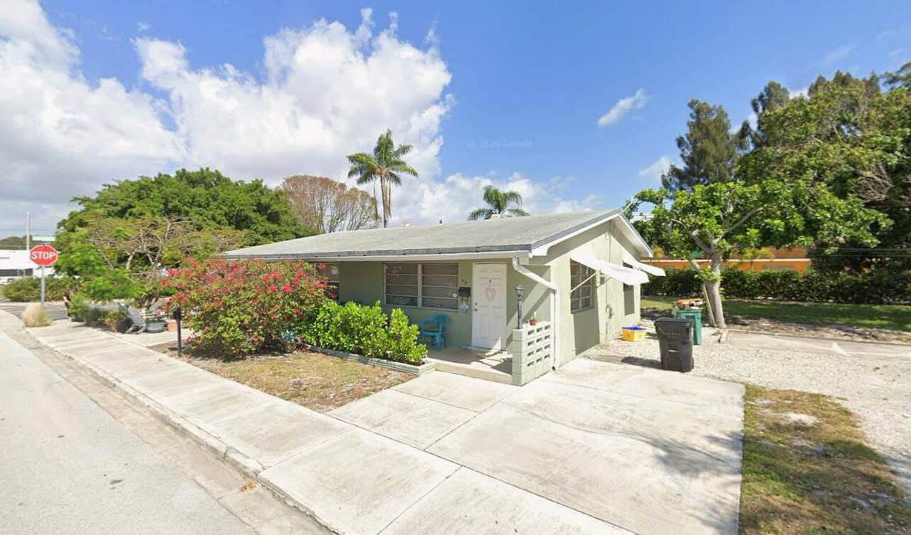 918 11TH Avenue - Photo 1