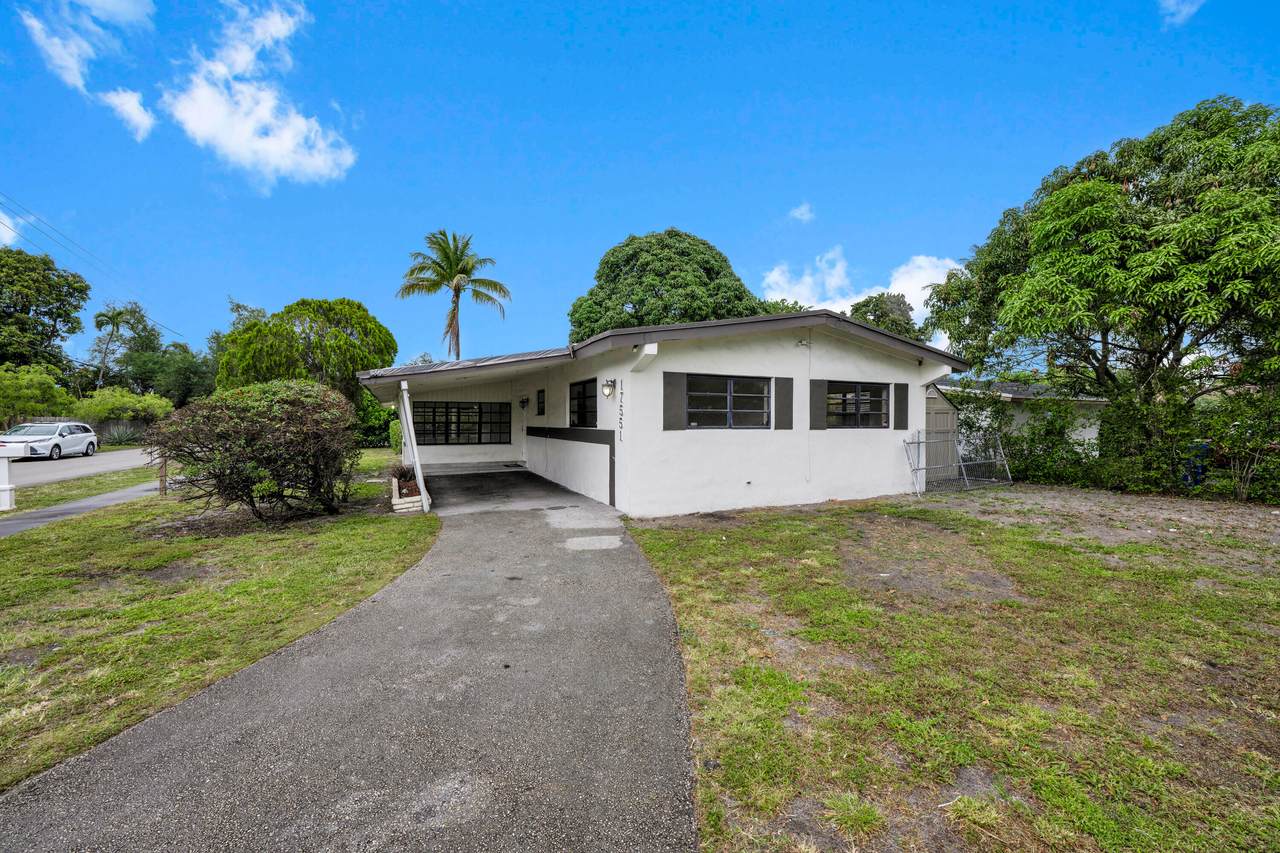 17551 5th Avenue - Photo 1