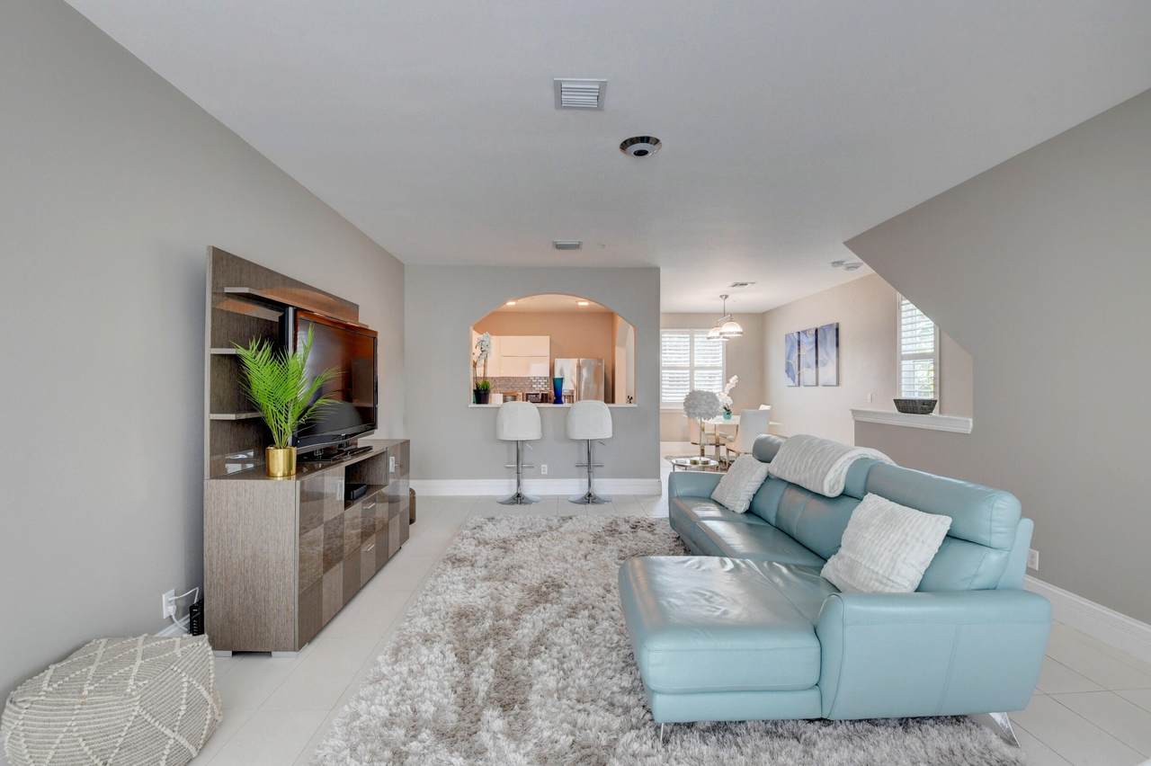 71 4th Avenue - Photo 1