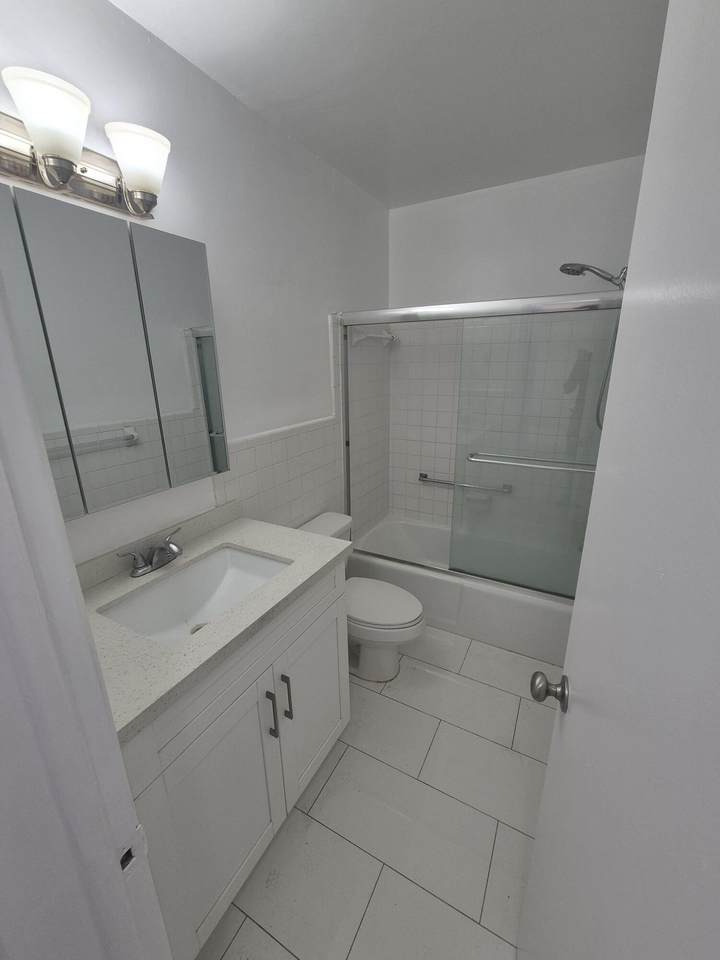 https://bt-photos.global.ssl.fastly.net/beaches/1280_boomver_1_B26081644-2.jpg