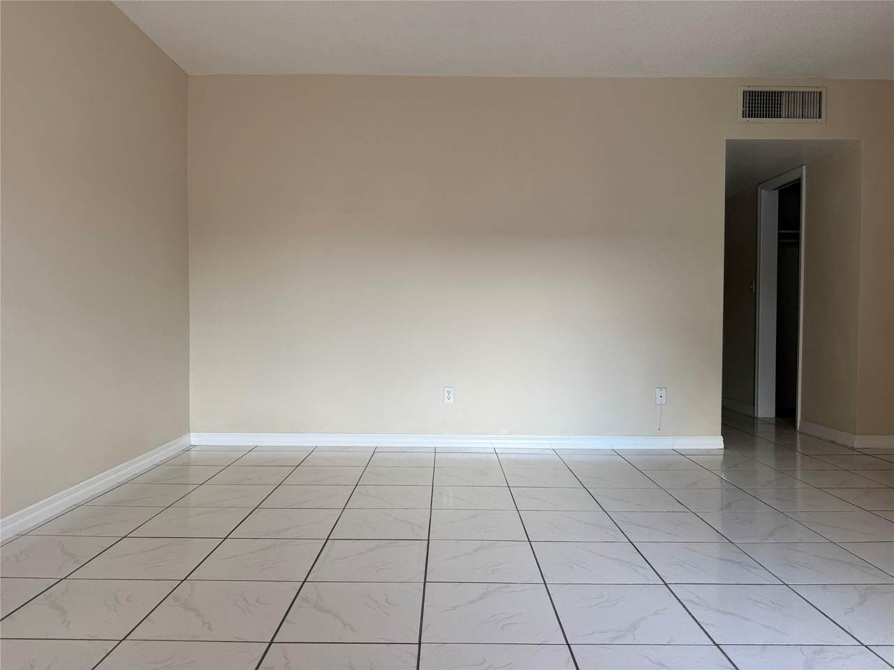4928 Hollywood Boulevard - Photo 1