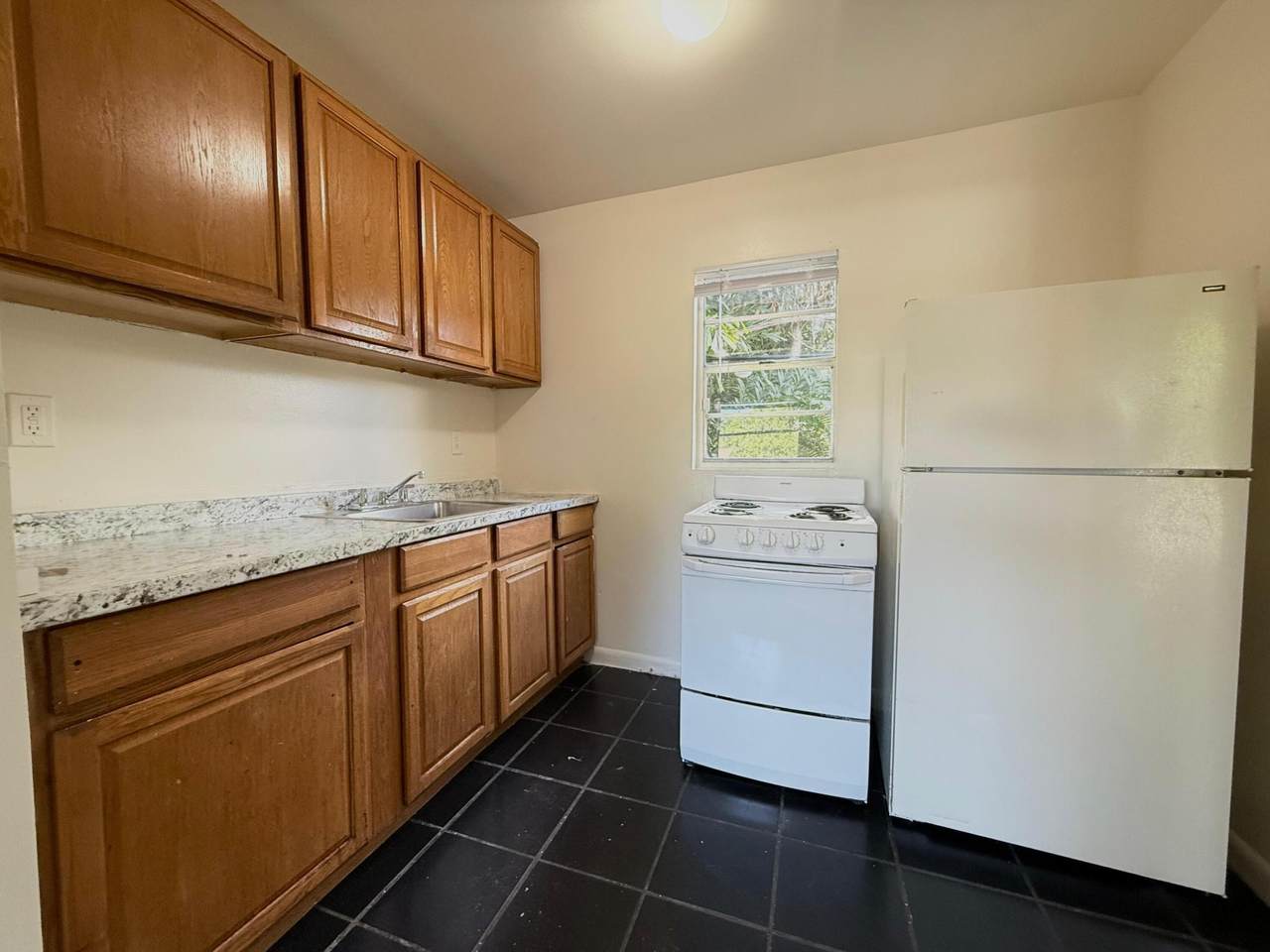 808 30th Street - Photo 1