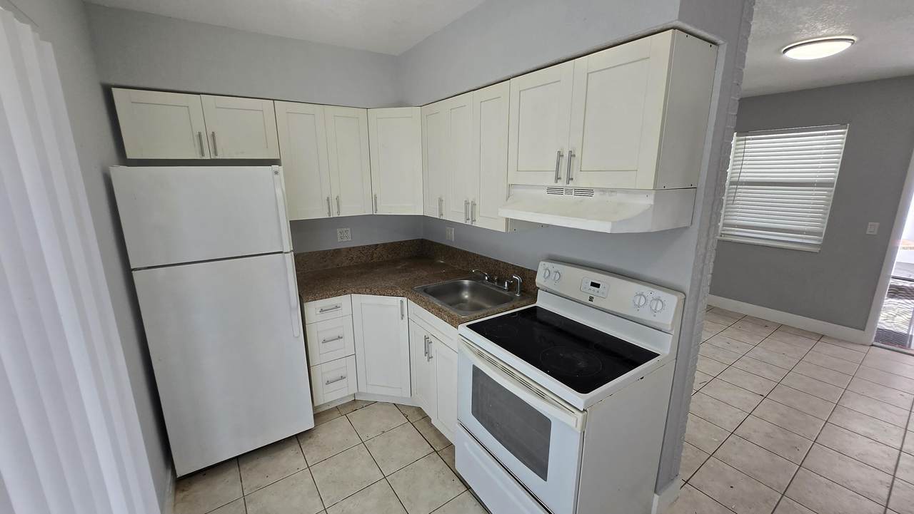 16951 18TH Avenue - Photo 1