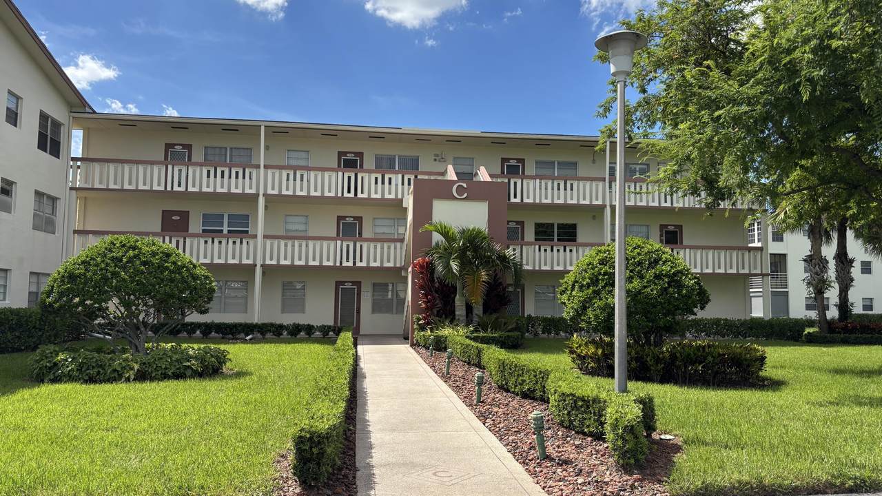 114 Preston C - Photo 1