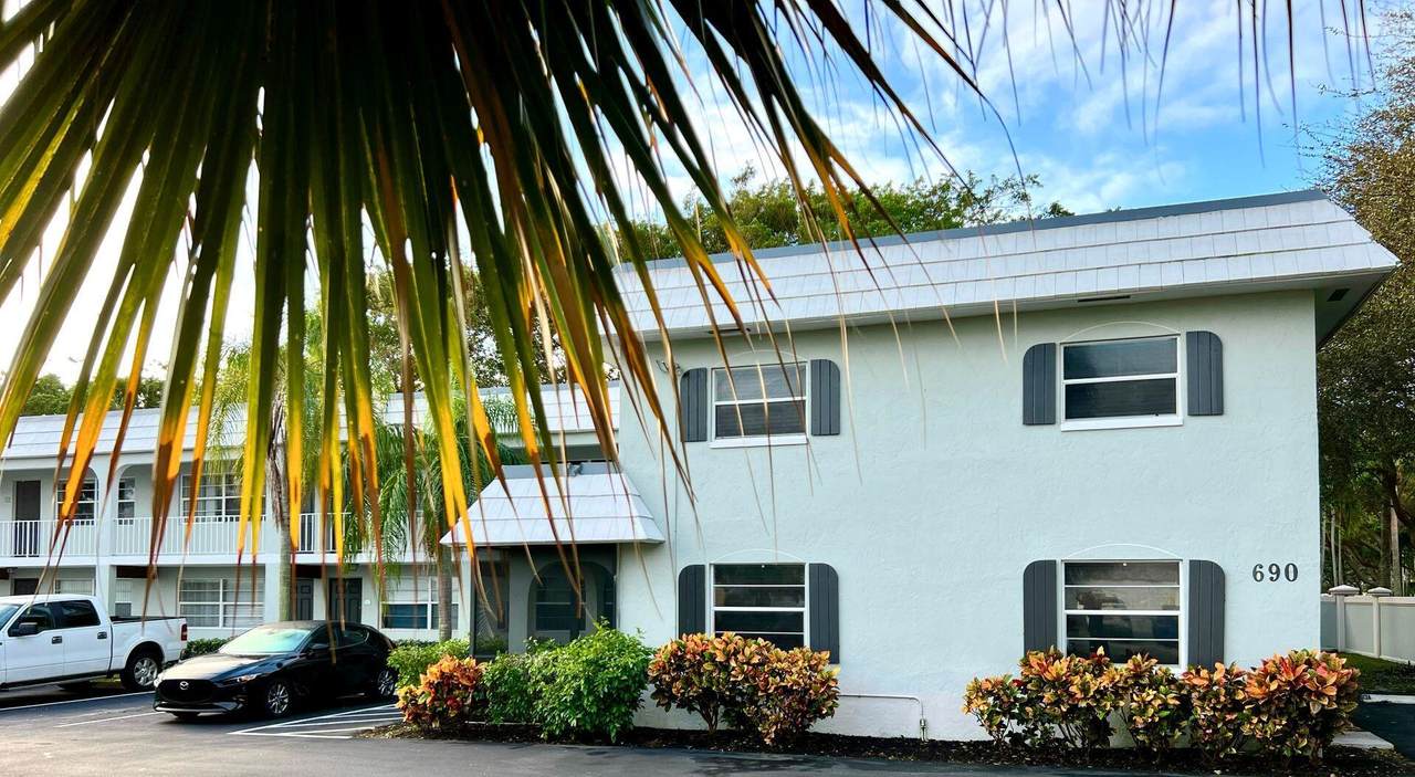 690 Kingsbridge Street - Photo 1