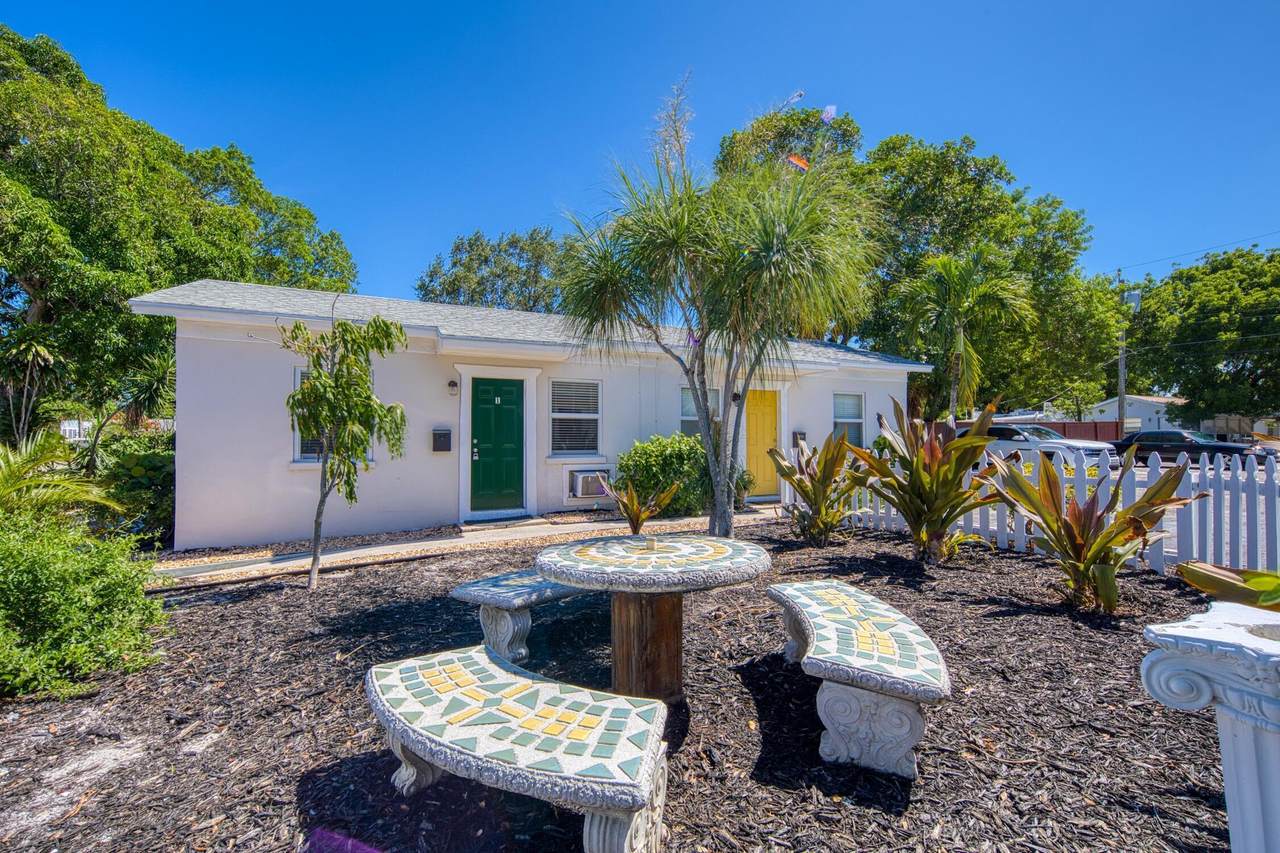 219 E Street - Photo 1