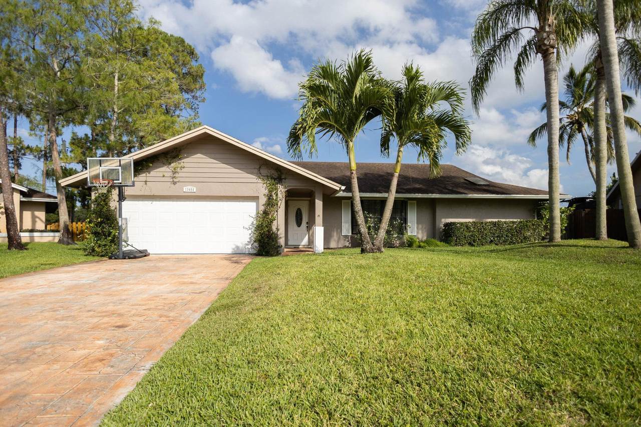 13454 Columbine Avenue - Photo 1