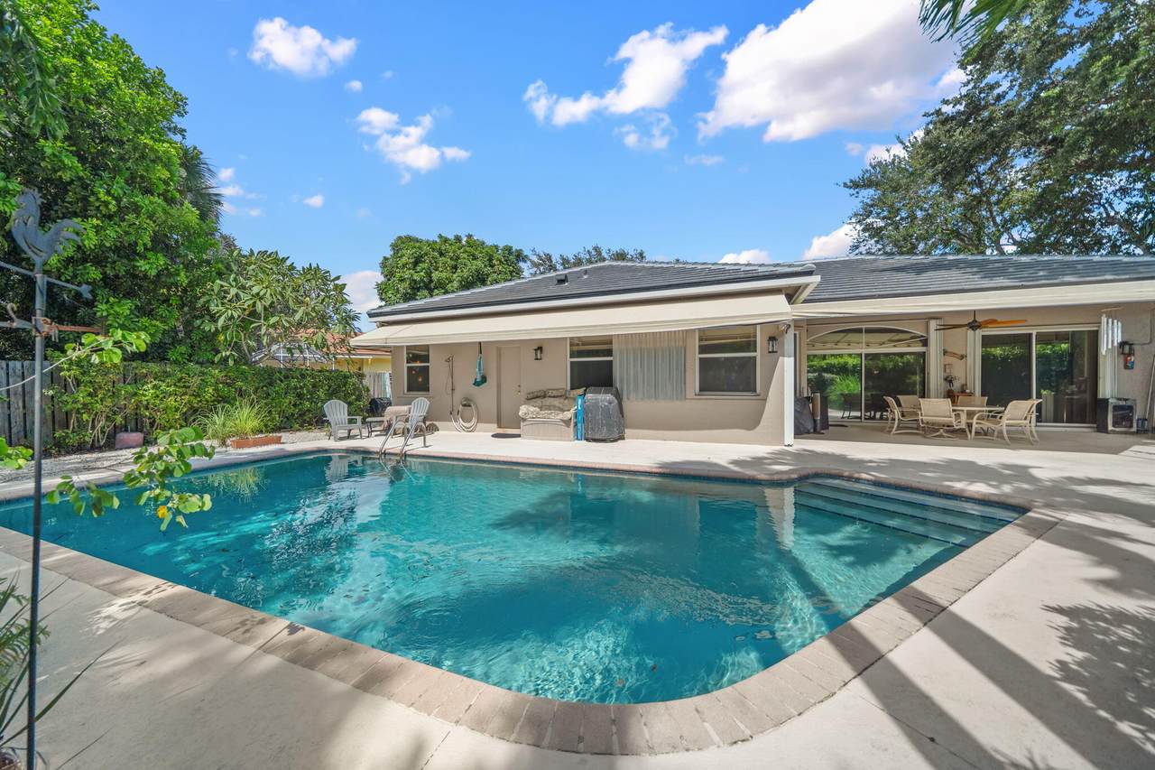 https://bt-photos.global.ssl.fastly.net/beaches/1280_boomver_1_B26082218-2.jpg