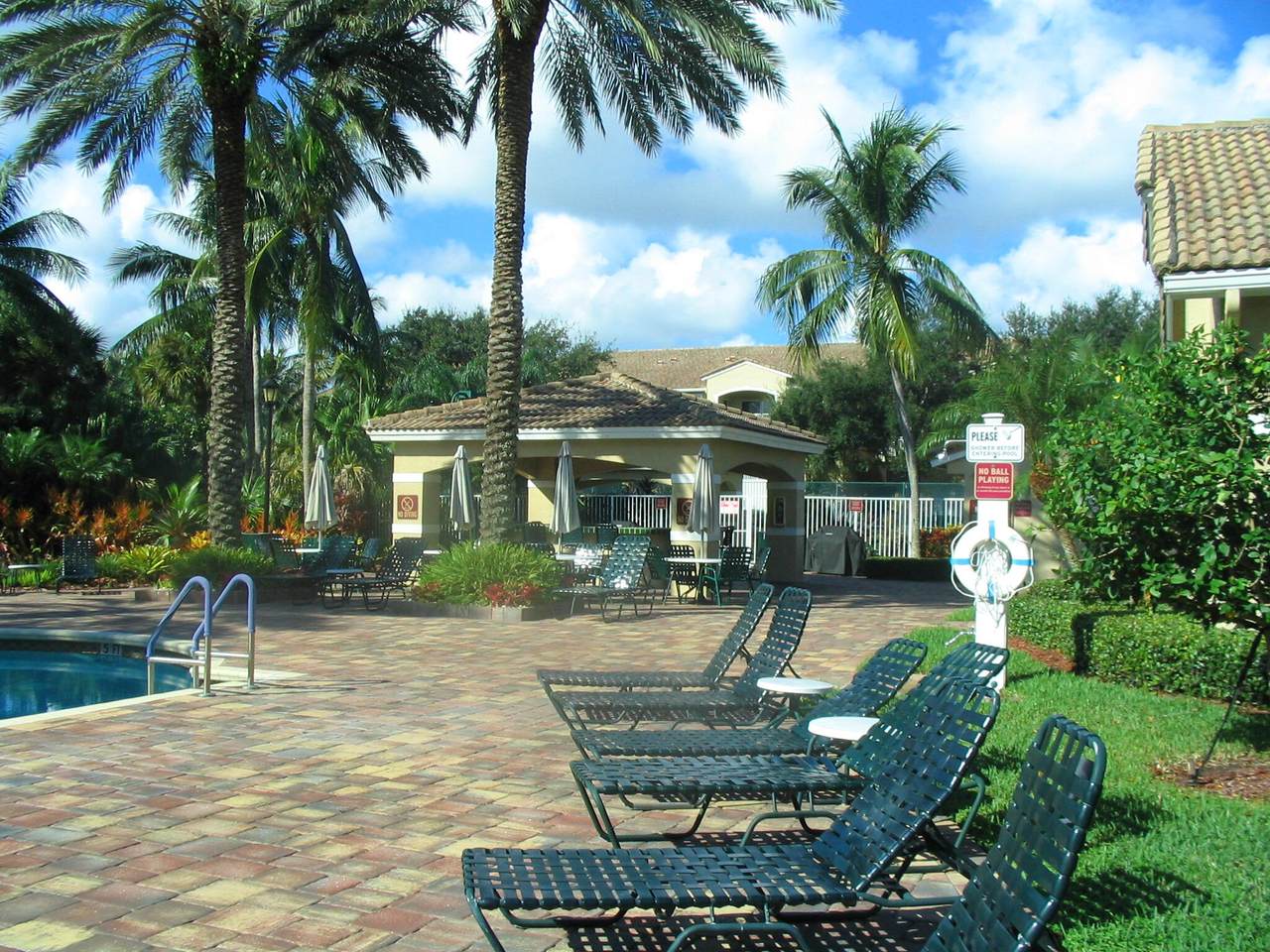 https://bt-photos.global.ssl.fastly.net/beaches/1280_boomver_1_B26082391-2.jpg