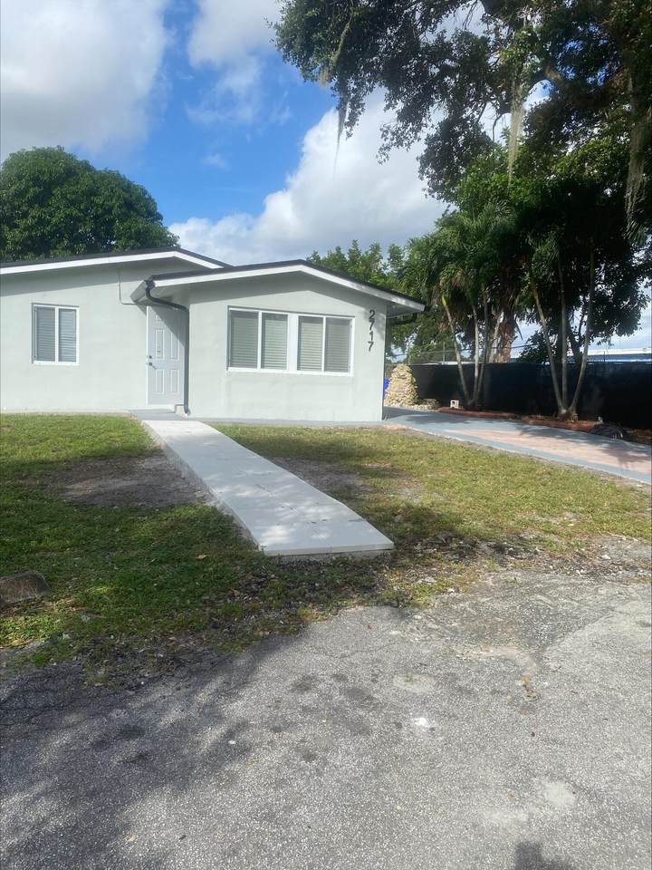 2717 9TH Street - Photo 1