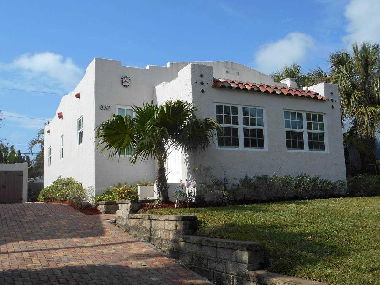 832 Biscayne Drive - Photo 1
