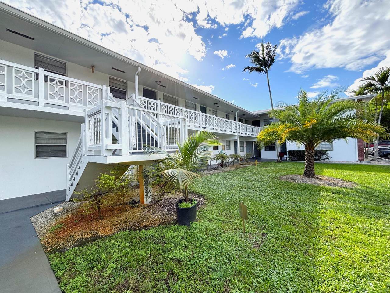 1916 11th Street - Photo 1