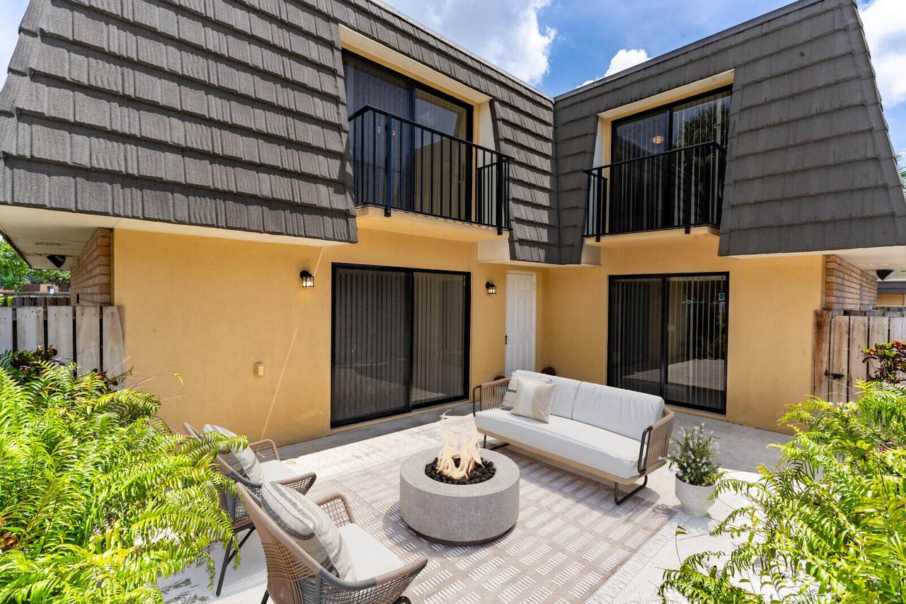 622 6th Way - Photo 1