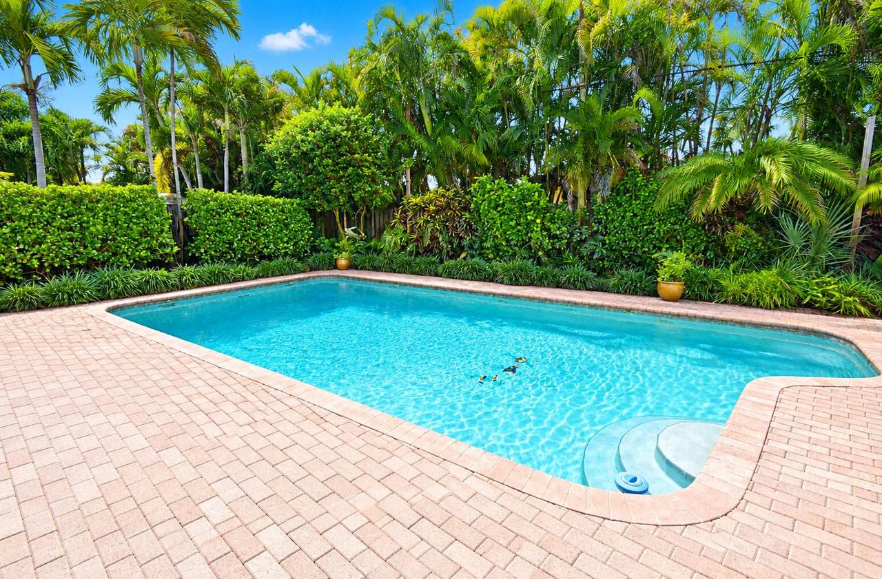 https://bt-photos.global.ssl.fastly.net/beaches/1280_boomver_1_B26082928-2.jpg