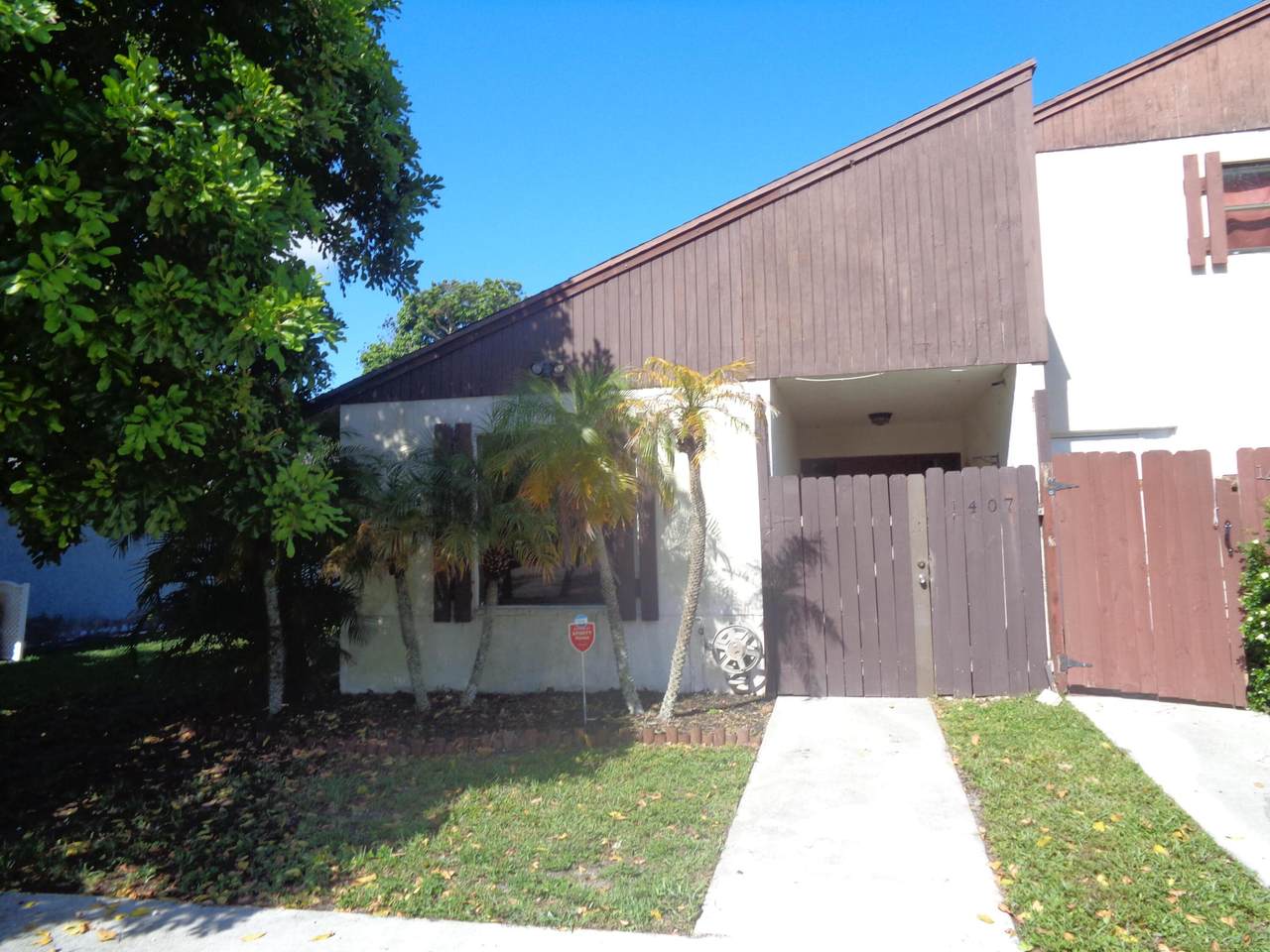 1407 White Pine Drive - Photo 1