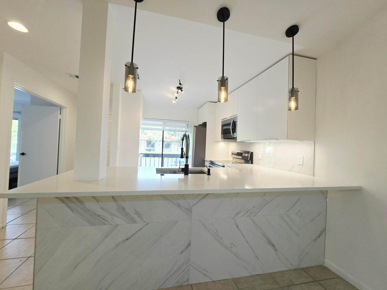 https://bt-photos.global.ssl.fastly.net/beaches/1280_boomver_1_B26083752-2.jpg